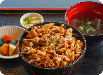 ウマ辛かしわじんぎすかん丼